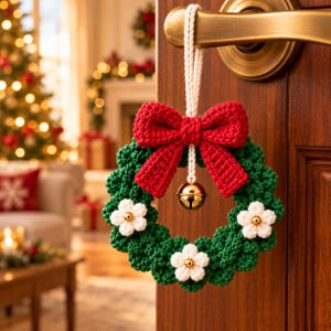 Häkelanleitung für einen Weihnachtskranz (PDF), Türhänger, einfacher Bommelkranz mit Schleife, Geschenkidee für Weihnachtsdeko
