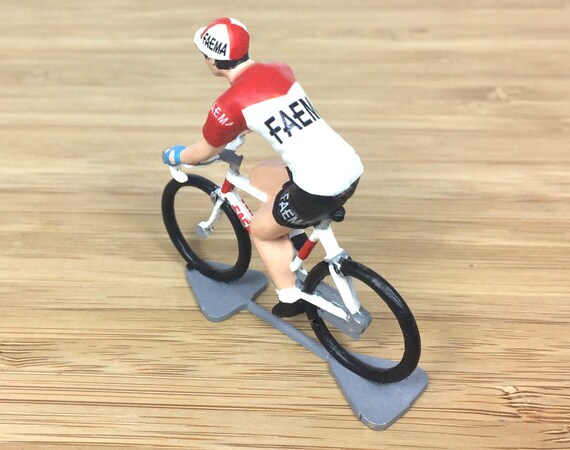 FAEMA Mini Figurine Cycliste Eddy Merckx 1969 Tour de France Figurine  Cycliste Peloton en Métal Peinte à la Main Classique Français -  Canada