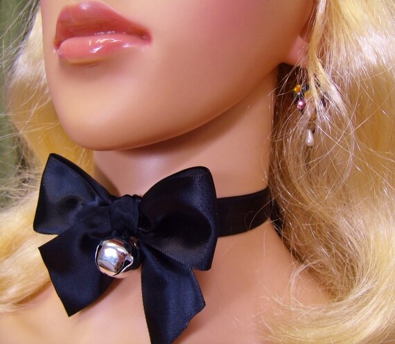 Elegant Bow Knot Lace Ribbon Choker Necklace with Small Bell Pendant