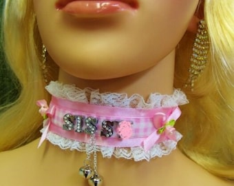 Alle Wörter, 5 Bell-Optionen, jede Größe Choker Pink Lace LOCK Kragen personalisiert