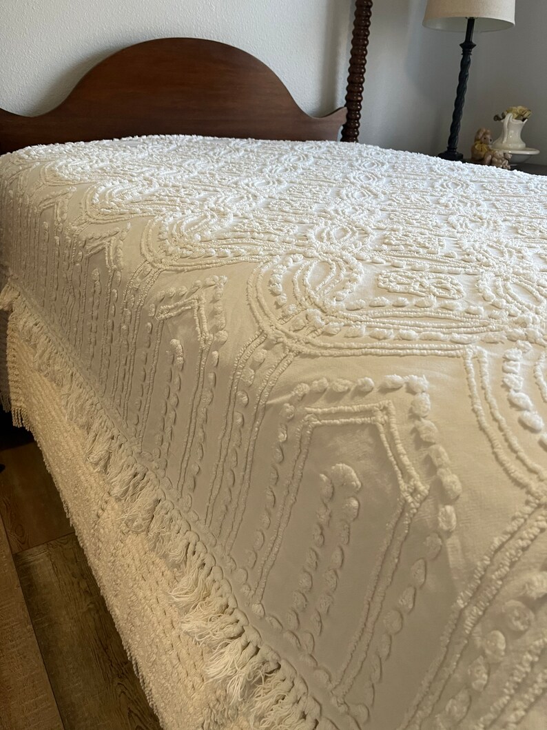 Vintage White Chenille Bedspread With Flowers Etsy
