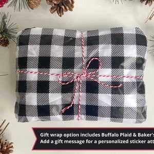 This DottieQ beer mitten can be wrapped in black and white Buffalo Plaid tissue paper and red and white baker's twine. For an additional fee you can add a gift message attached to a tag on the package.