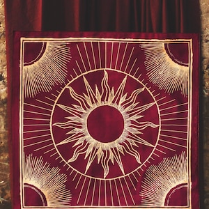 The Somnia Tarot Spread Cloth - "The Sun" - 100% Cotton - 21.5 x 21.5 inches - USA