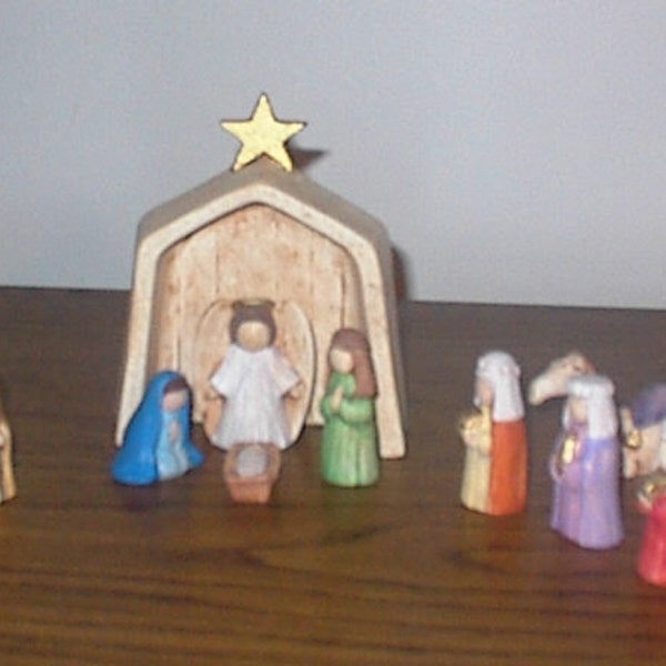 Small Duncan Child 14-Piece Ceramic Bisque (UNPAINTED) Nativity