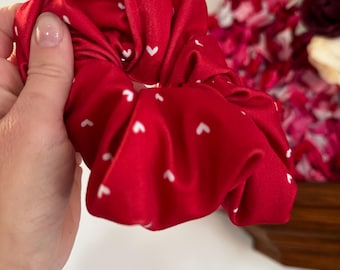 Red Hearts Scrunchie, Valentines Scrunchie, Brynnbands, Hair Scrunchie