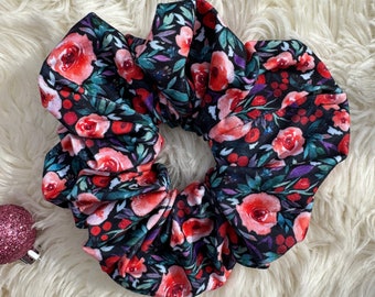 Holly & Berries Holiday Scrunchies, Festive Scrunchie, Festive Scrunchies, Christmas Scrunchies, Gift for Girls, Brynnbands