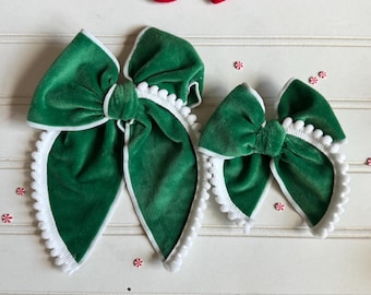 Green Holiday Bow