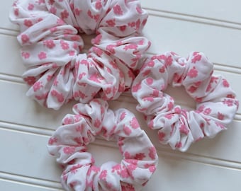 Pink Mesh Florals Scrunchie, Jumbo Scrunchie, Summertime Scrunchie, Floral Scrunchie, Regular Scrunchie, Adult size scrunchie, Brynnbands,
