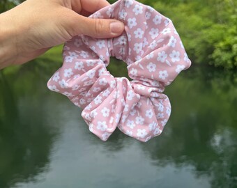 Rose Floral SWIM Scrunchie, Pool Scrunchie, Swimsuit Scrunchie, Water Scrunchie, Water Absorbent Scrunchie, Brynnbands,