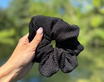 Black Crinkle SWIM Scrunchie, Oversized Scrunchie, Jumbo Scrunchie, Brynnbands,, 90s Scrunchie, Pool Scrunchie