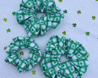 Shamrock Checkered Scrunchie, St Patrick's Day Scrunchie, Brynnbands, Hair Scrunchie, Hair Tie, Green Scrunchie, Oversized scrunchie