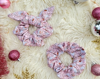 Golden June Pink Santas Scrunchie, Brynnbands,  Holiday Scrunchie, Hair Scrunchie, Hair Tie, Christmas Scrunchie, Stocking Stuffer