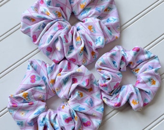 Floral Checkered Scrunchie, Jumbo Scrunchie, Summertime Scrunchie, Floral Scrunchie, Regular Scrunchie, Adult size scrunchie, Brynnbands,