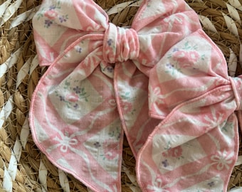 VINTAGE Pink Bow Floral Fable Bows, Bow Hair Clip, Barrette Hair Clip, Soft Hair Clip, Vintage Clip, Barrette, Brynnbands