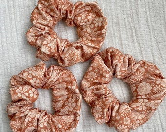 Brown Floral Scrunchie, Boho Scrunchie, Soft Scrunchie, Oversized Scrunchie, XL scrunchie, Brynnbands, Hair Scrunchie,