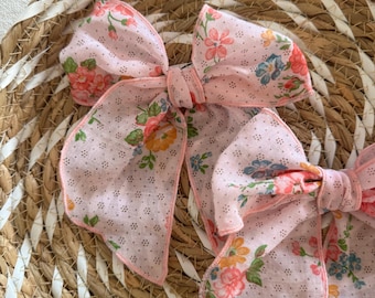 VINTAGE Lightweight Pink Floral Fable Bows, Bow Hair Clip, Barrette Hair Clip, Soft Hair Clip, Vintage Clip, Barrette, Brynnbands