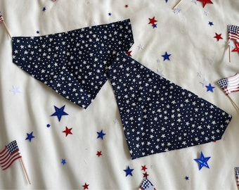 Blue Stars Dog Bandannas, Brynnbandannas, Dog Collars, Over the Collar 4th of July Dog Bandannas, Brynnbands