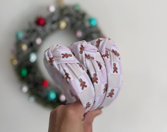 Gingerbread Men Top Knot Headband, holiday headband, Hard Headband Christmas  Headband, Bendable Headband, Brynnbands