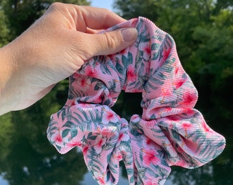 Hibiscus Ribbed SWIM Scrunchie, Oversized Scrunchie, Jumbo Scrunchie, Brynnbands,, 90s Scrunchie, Pool Scrunchie