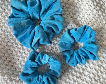 Blue Floral Terry Cloth Scrunchie, Blue Scrunchie, Floral Scrunchie, Soft Scrunchie,  Brynnbands, Scrunchies, Fall Hair