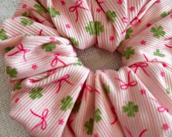 Pink Bows & Clovers Scrunchie, Rib Knit Scrunchie, St Patricks Day Scrunchie,
