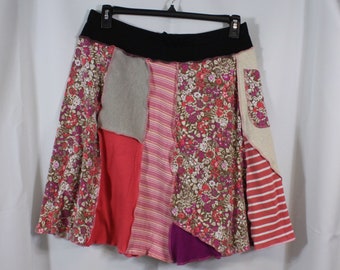 Falda reciclada Patchwork Camisas recicladas a piezas Hasta la rodilla Línea A más larga Rayas florales alegres rosa coral con bolsillo L 14/18