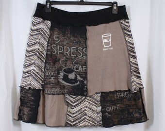 Upcycled rok patchwork T-shirt gerecycleerd boven de knie koffie espresso minnaar optimistisch half vol zwart bruin bruin XL 16-22