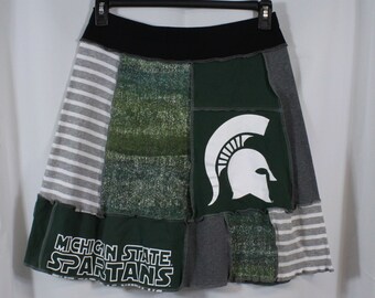 T-shirt patchwork gonna riciclata cotone riciclato sopra il ginocchio verde bianco Michigan State Spartans MSU M 8/12