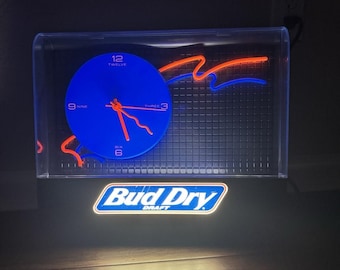 Insegna al neon vintage della birra Bud Dry Beer