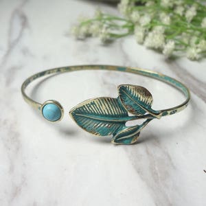 Leaf Bangle, Leaf Bracelet, Stackable Bangle, Charm Bangle, Bridesmaid Bangle, Bridesmaid jewelry 0447