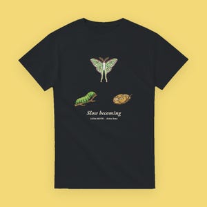 T-shirt met afbeelding van een maanvlinder, levenscyclus van de rups en cocon, entomologisch natuurcadeau