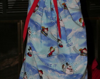 Featuring Snoopy and Friends Let It Snow Pillowcase Dress Size 3T only:CD019