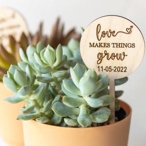 Love Makes Things Grow Wedding Plant Stake, Bridal Shower Custom Favour Plant Sticks,Bulk Thank You Party Favors for Guests