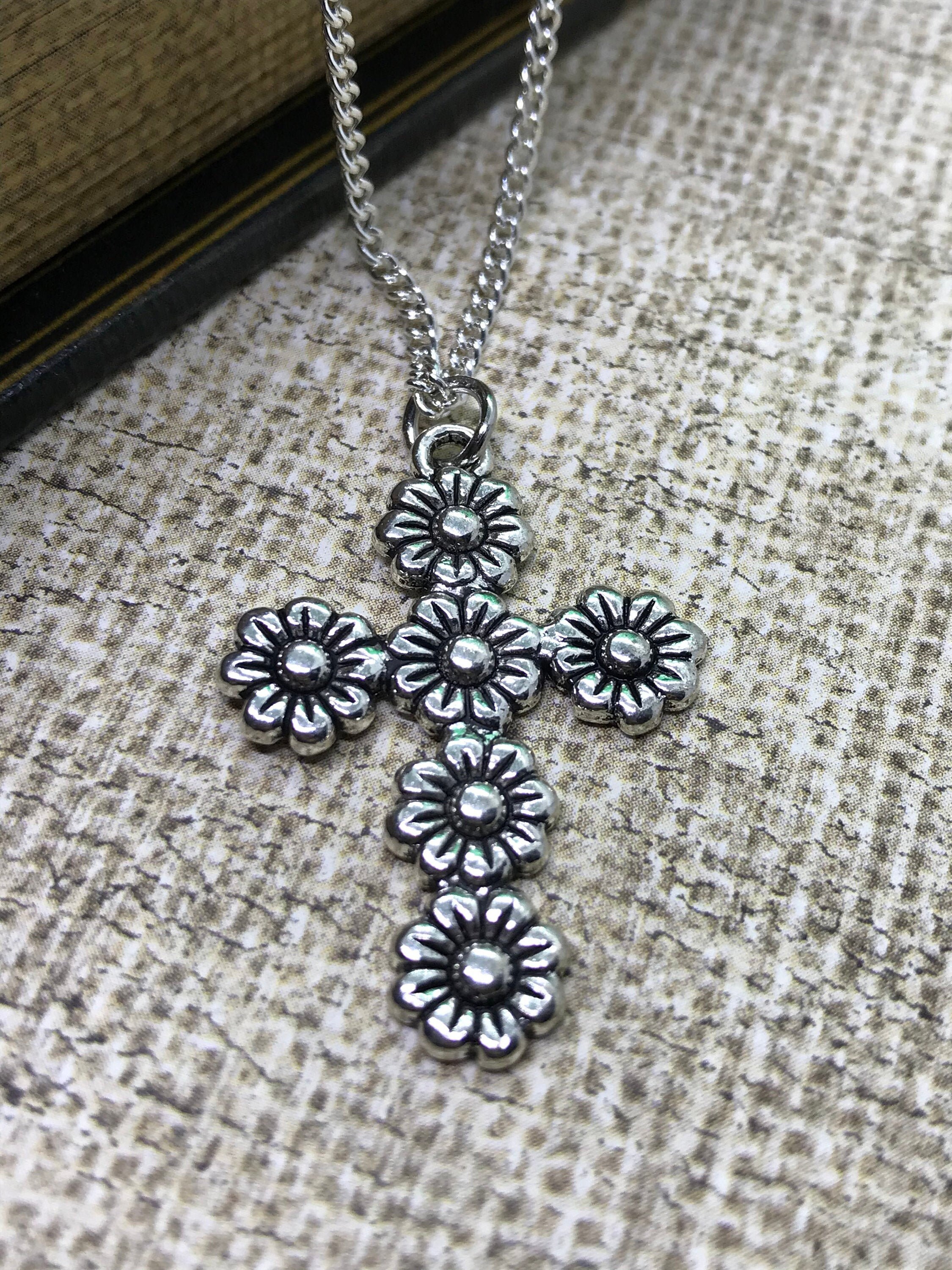 Silver flower cross pendant necklace Etsy Italia