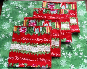 Set of 4 Christmas reversible placements with two layer interfacing inside and 6 napkins: green, red, yellow, cotton fabrics.