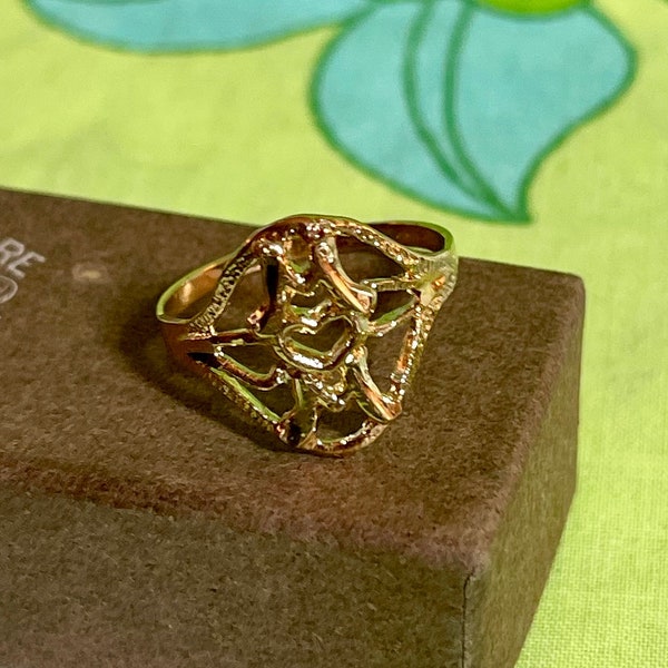 VINTAGE Mom Ring | Gold Tone Costume Jewelry | Mother's Day | Q2