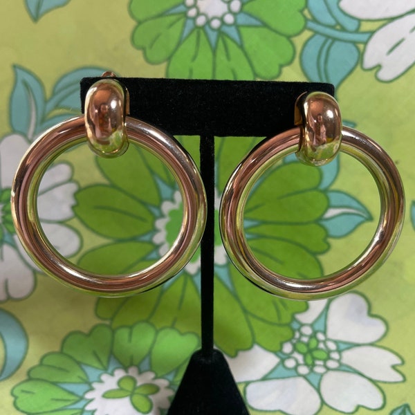 VINTAGE Large Gold Tone Hoop Clip On Earrings | 12B