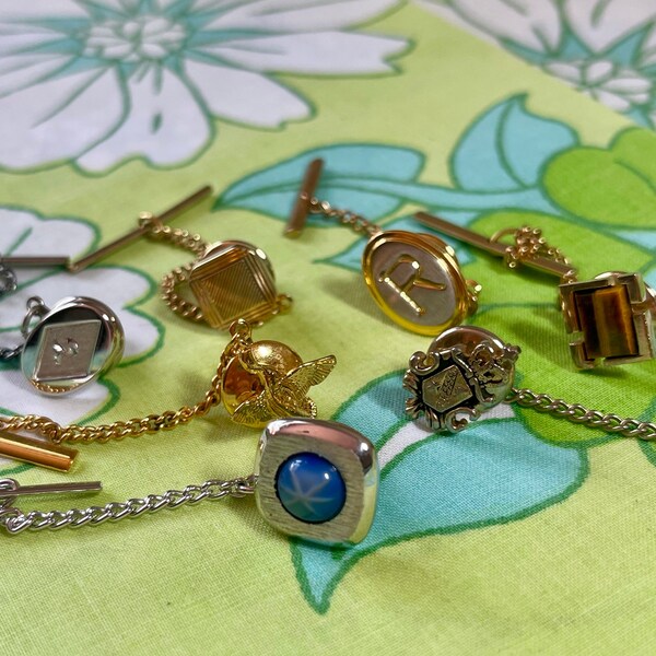 how to wear a vintage tie pin