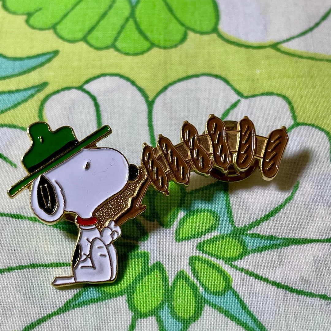 Snoopy Jacket Pin VINTAGE Camping Snoopy Lapel Pin Peanuts Boy Scouts Cook Out R42 - Etsy