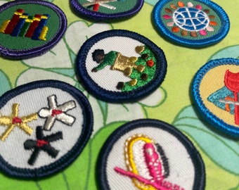 VINTAGE Girl Scouts Runde Merit Patches | Lila und Blau Abzeichen | S76