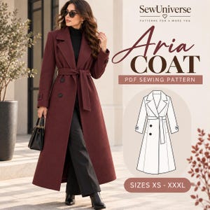 Peut inclure: Un long manteau bordeaux profond avec un col à revers, une fermeture à double boutonnage et une ceinture assortie. L'image contient le texte SewUniverse, Aria COAT, PDF SEWING PATTERN, SIZES XS - XXXL et un dessin technique du vêtement.