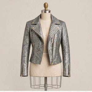 Chaqueta de moto de piel con relieve de pitón esmeralda / Chaqueta corta de motociclista para mujer