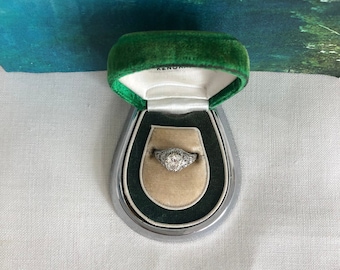 Vintage Emerald Green Velvet Horseshoe Ring Box~Art Deco Two Toned Jewelry Display