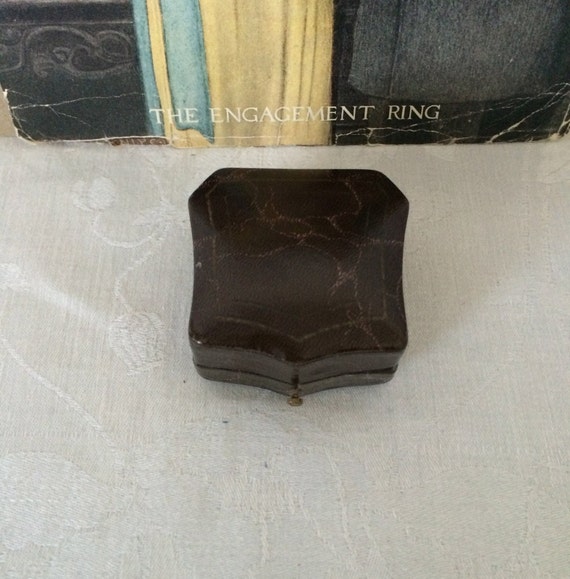 Vintage Leather Push Button Ring Box~Chocolate Br… - image 4