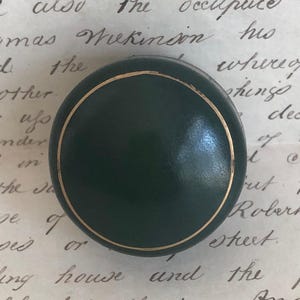 Vintage Tooled Leather Box~Shutter Green Ring Display Box~Tiny Round Italian Trinket Box with Gilt~Gift Ring Box~Sixpence Box~Made in Italy~