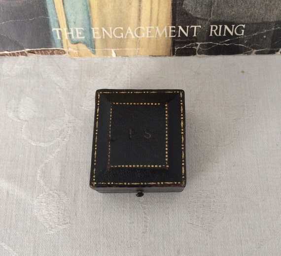 Vintage Leather Push Button Ring Box~1940's Midni… - image 2