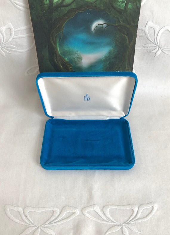 Vintage Birk's Ocean Blue Velvet Necklace Box~Neck