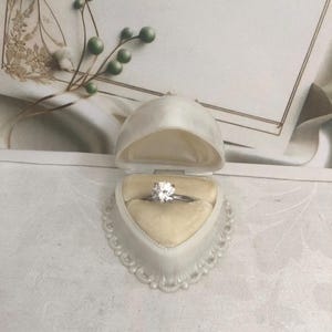 Vintage Dennison Heart Shaped Ring Box~Pearl White Lacy Heart Ring Display Box~1940s Ring Box~Romantic Wedding~Photo Shoot~