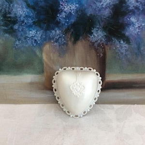 Vintage Dennison Heart Shaped Ring Display Box~Pearl White Lacy Heart Ring Presentation Box~1940s Ring Box~Romantic Wedding~Queens, NY