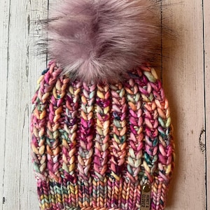 100% Merino Wolle Strickmütze | Geflochtene Herzen Beanie (leicht)